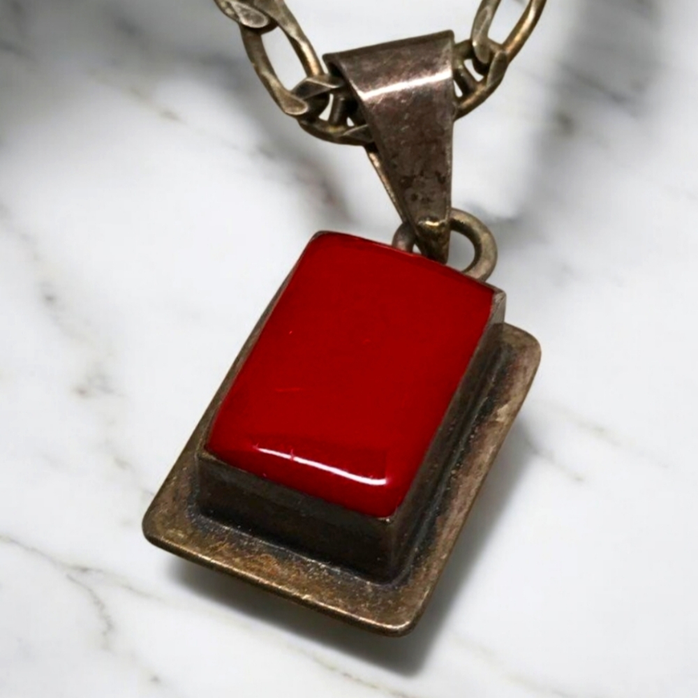 24" Sterling Silver Figaro Style Chain W/ Red Coral 925 Pendant